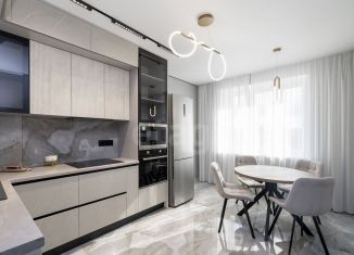 Сдам трехкомнатную квартиру, 70 м2, Тюмень, улица Республики, 204к11