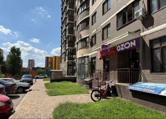 Продаю торговую площадь, 83.1 м2, Краснодар, микрорайон имени Петра Метальникова, улица Цезаря Куникова, 35