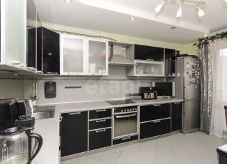 Продаю 2-комнатную квартиру, 69.4 м2, Тюмень, улица Чернышевского, 1к2