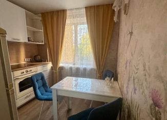 Сдаю 2-ком. квартиру, 48 м2, Ростов-на-Дону, проспект Космонавтов, 15