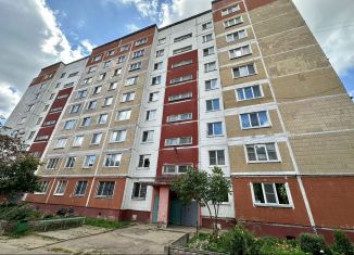 Продаю 2-комнатную квартиру, 47 м2, Вязьма, улица Полины Осипенко, 19