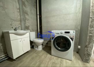 Продаю двухкомнатную квартиру, 68 м2, Чебоксары, улица А.В. Асламаса, 1к4