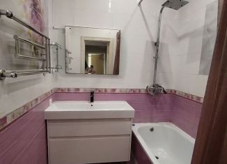 Сдается 2-комнатная квартира, 50 м2, посёлок городского типа Яблоновский, Солнечная улица, 55/1к2