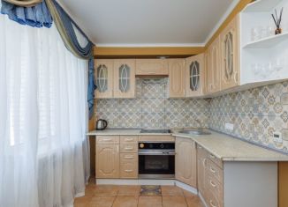Двухкомнатная квартира на продажу, 62.6 м2, Брянск, улица Комарова, 57