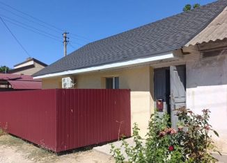 Продам двухкомнатную квартиру, 61 м2, посёлок городского типа Раздольное, улица Ленина, 69