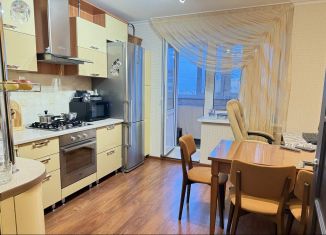 Продажа 2-ком. квартиры, 77 м2, Чебоксары, проспект Максима Горького, 10