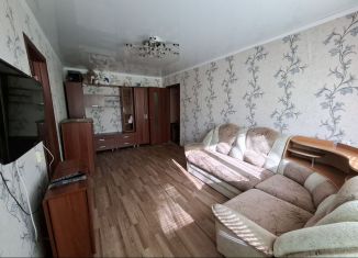 Сдам в аренду 3-комнатную квартиру, 47 м2, Татарстан, 28-й комплекс, 18