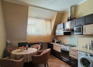 Продам трехкомнатную квартиру, 85 м2, Ростов-на-Дону, улица Малиновского, 70А