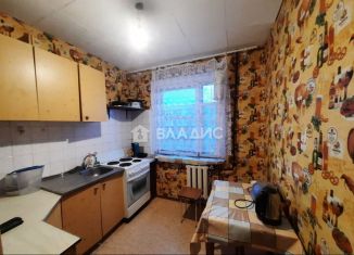 Сдача в аренду 2-ком. квартиры, 52 м2, Тобольск, 10-й микрорайон, 11