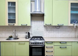 Продаю 2-ком. квартиру, 72.4 м2, Калининград, Бассейная улица, 36