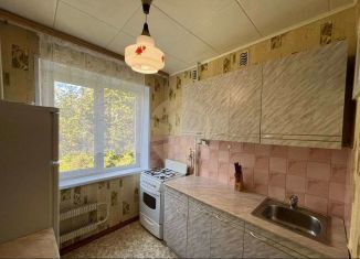 Продаю двухкомнатную квартиру, 43.7 м2, Старый Оскол, микрорайон Интернациональный, 7