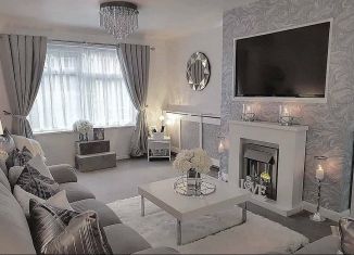 Продается 2-ком. квартира, 72.6 м2, Тюмень, улица Новаторов, 30