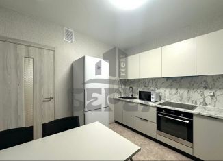 Сдам 2-ком. квартиру, 55 м2, Татарстан, улица Братьев Батталовых, 27