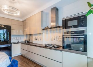 Продаю 2-комнатную квартиру, 71.8 м2, Калининград, улица Сержанта Мишина, 22Б