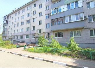 Трехкомнатная квартира на продажу, 62 м2, Старый Оскол, микрорайон Горняк, 21