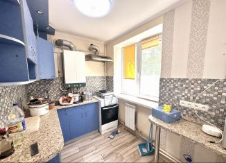 Продам 3-комнатную квартиру, 63.7 м2, посёлок городского типа Гвардейское, улица Острякова