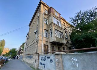 Продажа 4-комнатной квартиры, 140 м2, Махачкала, улица Братьев Нурбагандовых, 4