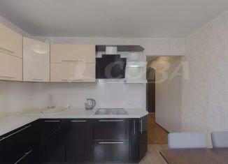 Продаю 2-ком. квартиру, 62.3 м2, Тюмень, улица Николая Семёнова, 27к3