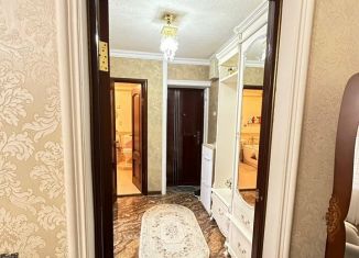 Продам 4-ком. квартиру, 61 м2, Грозный, улица Леонова, 1