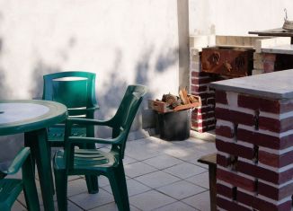 Сдается в аренду дом, 80 м2, поселок городского типа Заозерное, улица Гайдара, 56