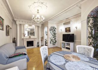 Сдаю в аренду трехкомнатную квартиру, 83.3 м2, Санкт-Петербург, Пушкинская улица, 3