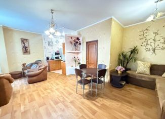 Продам 4-ком. квартиру, 44 м2, посёлок городского типа Партенит, улица Победы, 3