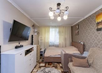 Продается 2-ком. квартира, 44 м2, Тюмень, улица Парфёнова, 17