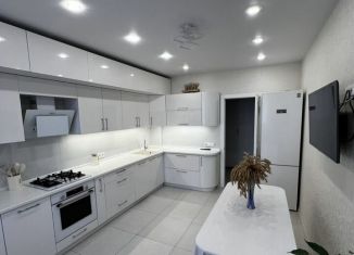 Продается трехкомнатная квартира, 81 м2, Йошкар-Ола, Комсомольская улица