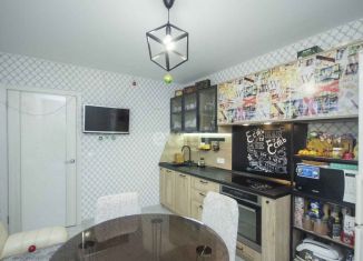 Продам 3-комнатную квартиру, 77.6 м2, Тюмень, улица 50 лет Октября, 57Ак1