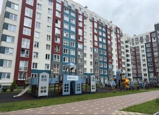 Продаю двухкомнатную квартиру, 62.1 м2, Калининград