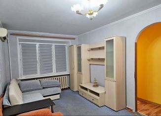 Сдается в аренду 1-ком. квартира, 32 м2, Таганрог, улица Дзержинского, 171-2