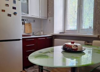 Продается 2-ком. квартира, 60 м2, Уфа, улица Александра Невского, 33