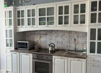 Продаю однокомнатную квартиру, 45 м2, Уфа, Коммунистическая улица, 107