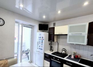 Продается 3-комнатная квартира, 66 м2, Крым, улица Маршала Жукова, 35