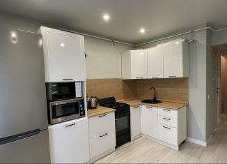 Продам 1-комнатную квартиру, 39.2 м2, Киров, улица Красный Химик, 2к2