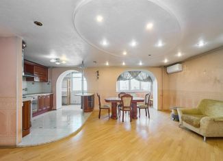 Продаю 3-ком. квартиру, 98 м2, Краснодарский край, Сормовская улица, 120