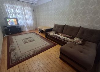 Сдам в аренду двухкомнатную квартиру, 48 м2, Махачкала, улица Ломоносова, 15