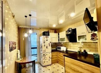 Продам двухкомнатную квартиру, 55.9 м2, Тюмень, улица 50 лет Октября, 57А