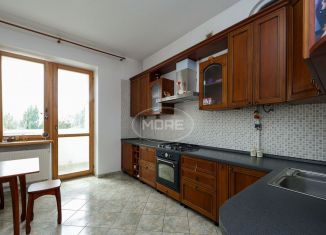 Продаю двухкомнатную квартиру, 87 м2, Калининград, улица Генерал-лейтенанта Озерова, 15