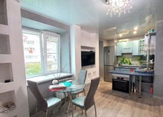 Продаю 2-ком. квартиру, 54 м2, Вологда, улица Лаврова, 9А