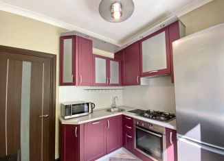 Продается 2-ком. квартира, 52 м2, Сочи, Красноармейская улица, 36