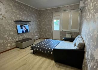 Продаю 1-ком. квартиру, 43 м2, Сочи, улица Гастелло, 27к4