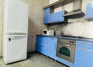 Сдаю 1-ком. квартиру, 55 м2, Татарстан, улица Сулеймановой, 3