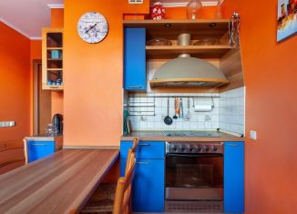 Сдаю в аренду 3-комнатную квартиру, 75 м2, Москва, Загородное шоссе, 4к3, метро Крымская