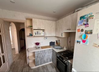 Продаю двухкомнатную квартиру, 42.2 м2, Стерлитамак, проспект Октября, 22