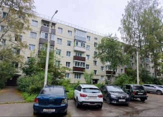 Двухкомнатная квартира в аренду, 44 м2, Гатчина, улица Леонова, 14