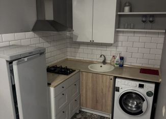 Сдам 2-ком. квартиру, 45 м2, Сочи, Костромская улица, 126