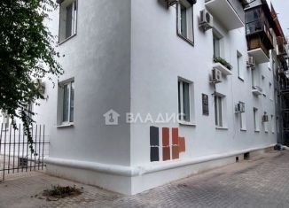 Продаю 3-ком. квартиру, 79.2 м2, Благовещенск, Комсомольская улица, 2