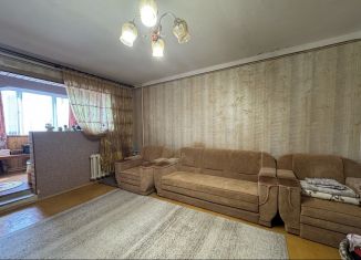 Продам 2-комнатную квартиру, 56 м2, Алушта, Юбилейная улица, 4