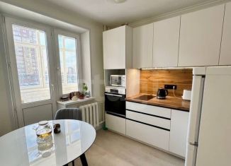 Продаю 1-комнатную квартиру, 36.5 м2, Тюмень, улица Пермякова, 65